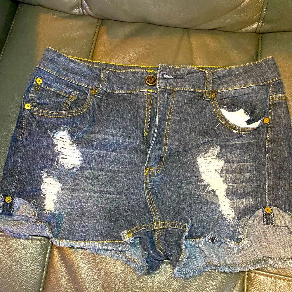 Indigo Rein Distressed Shorts
